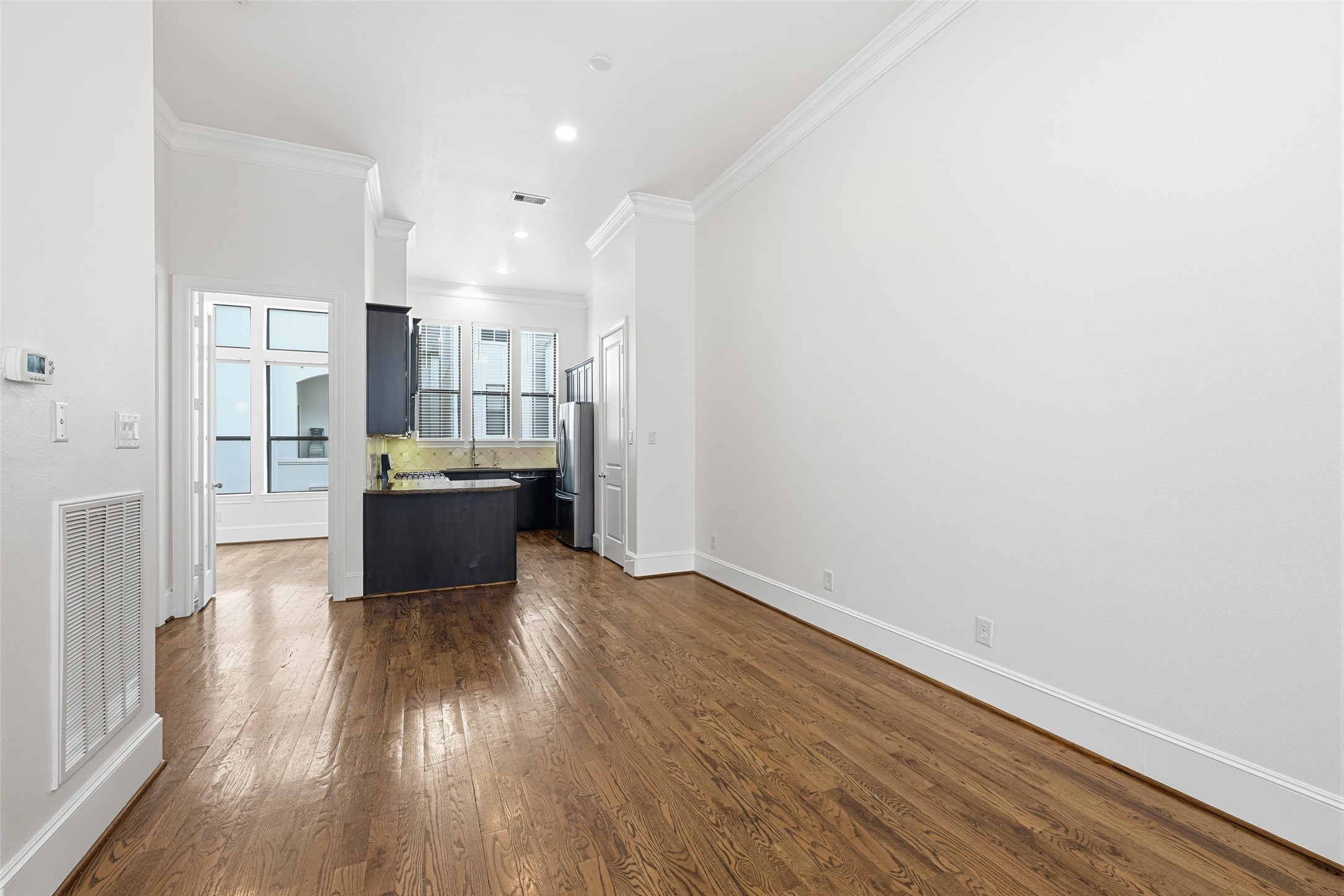 5716 Kansas Street, Unit B Houston, TX 77007 - Photo 6 of 39