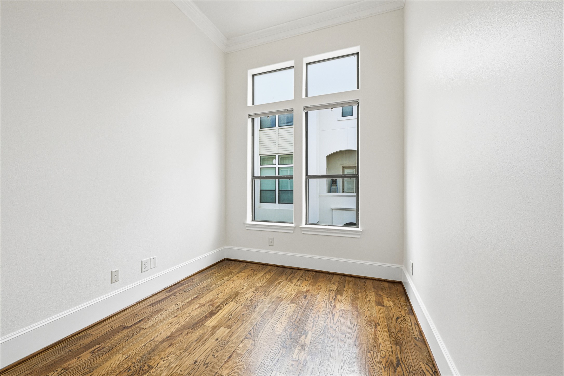 5716 Kansas Street, Unit B Houston, TX 77007 - Photo 8 of 39