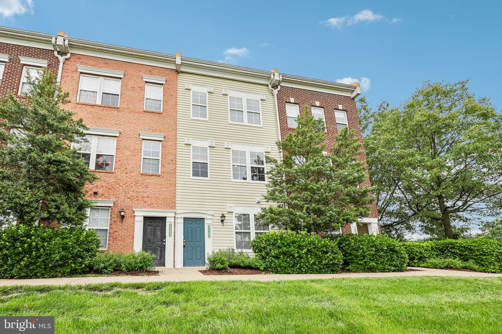 42397 Goldenseal Square Brambleton, VA 20148 - Photo 2 of 42