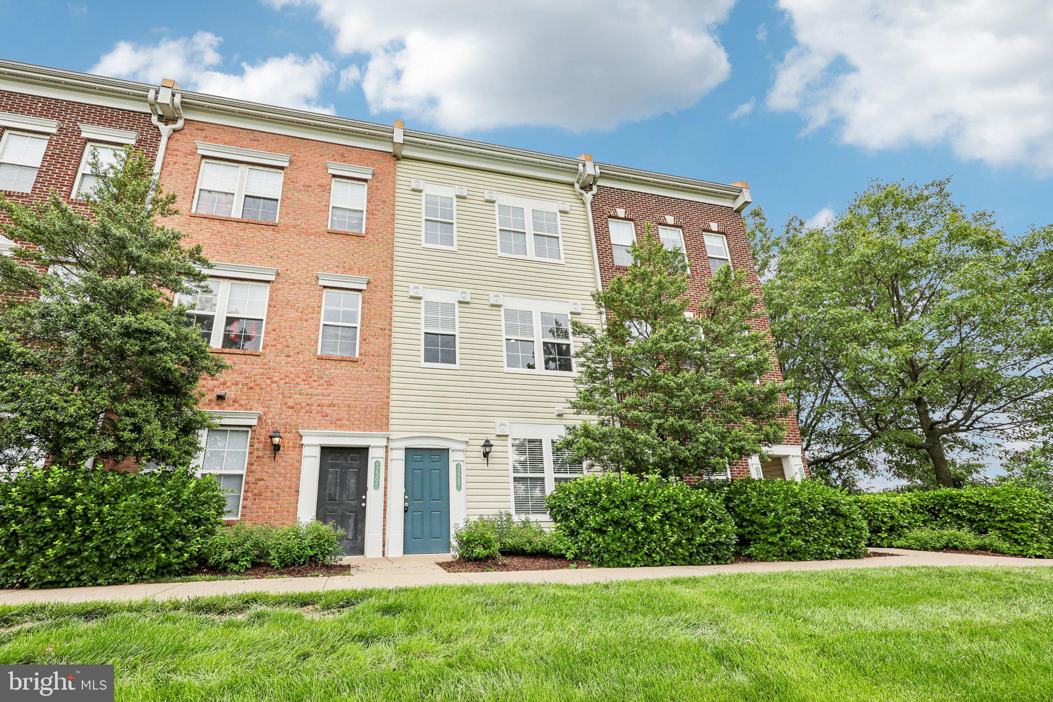 42397 Goldenseal Square Brambleton, VA 20148 - Photo 3 of 42