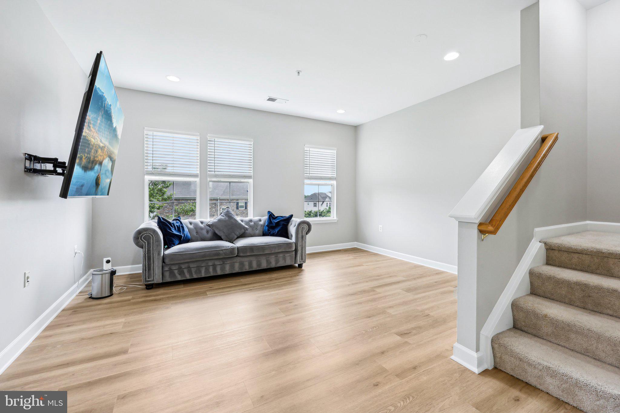 42397 Goldenseal Square Brambleton, VA 20148 - Photo 4 of 42