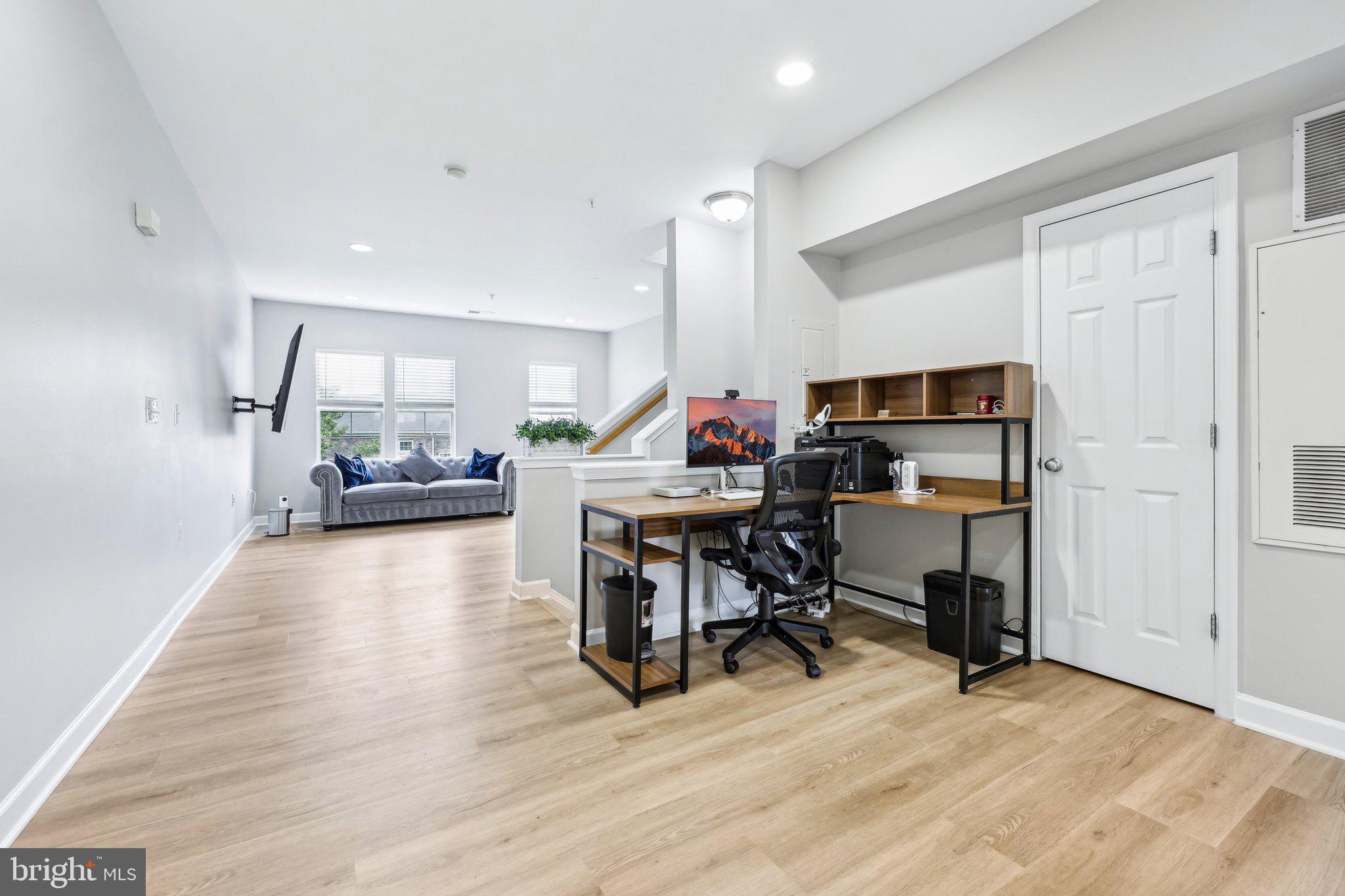 42397 Goldenseal Square Brambleton, VA 20148 - Photo 8 of 42