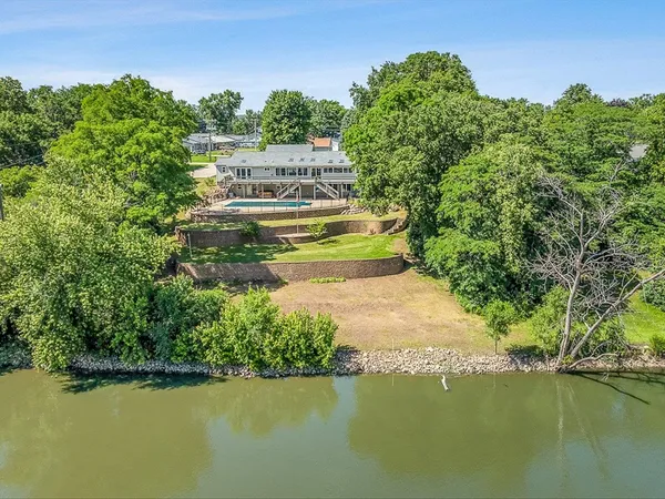 $525,000 | 235 South West Street, Byron, IL 61010