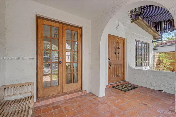 $2,460,000 | 3233 Crystal Court, Miami, FL 33133