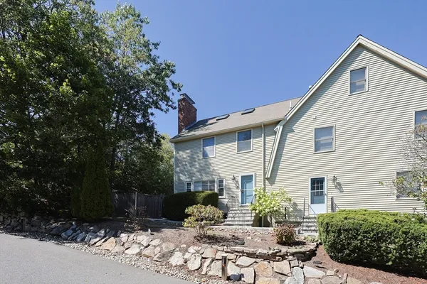 $1,099,000 | 26 B Pleasant Street, Unit B, Wellesley, MA 02482