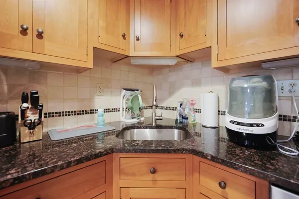 $1,099,000 | 26 B Pleasant Street, Unit B, Wellesley, MA 02482