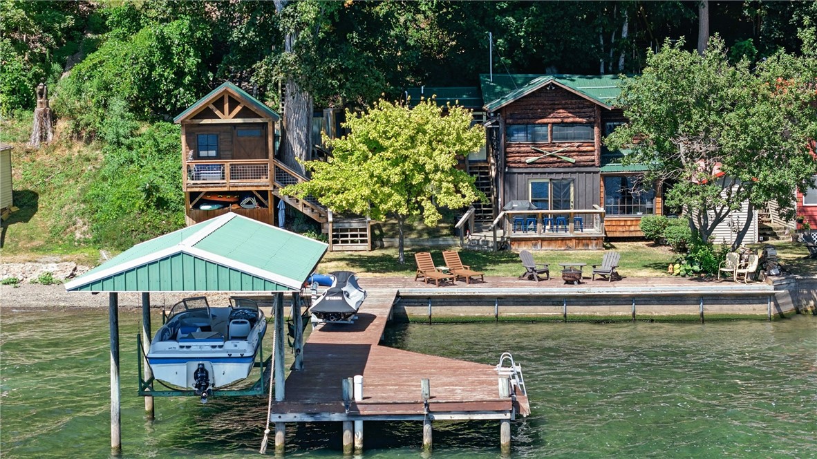1718 Log Cabin RD