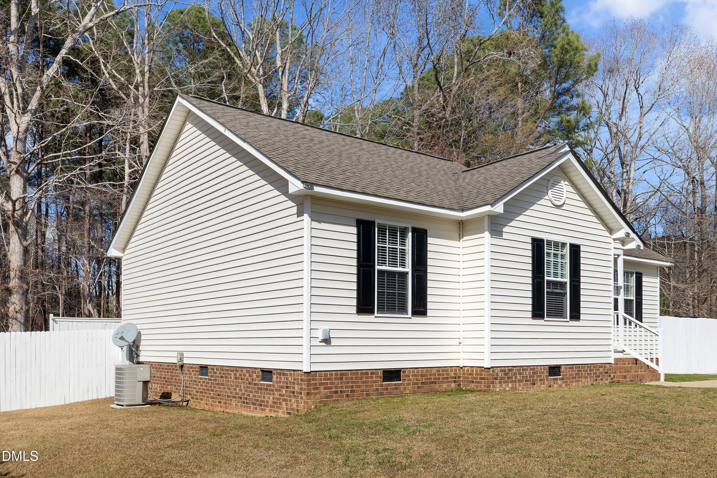 169 Montesino Drive Raleigh, NC 27603 - Photo 6 of 43 06-169 Montesino_2549
