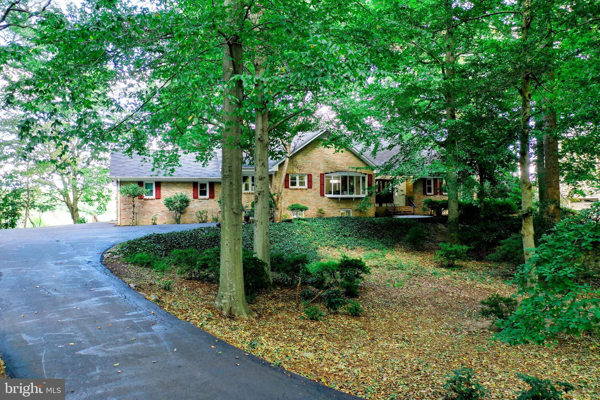 3223 Riverview Drive Triangle, VA 22172 - Photo 3 of 81 Driveway