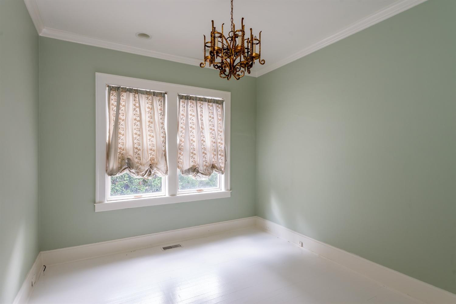 220 Sycamore Road, Unit 2 Lexington, KY 40502 - Photo 17 of 26 Photo 17
