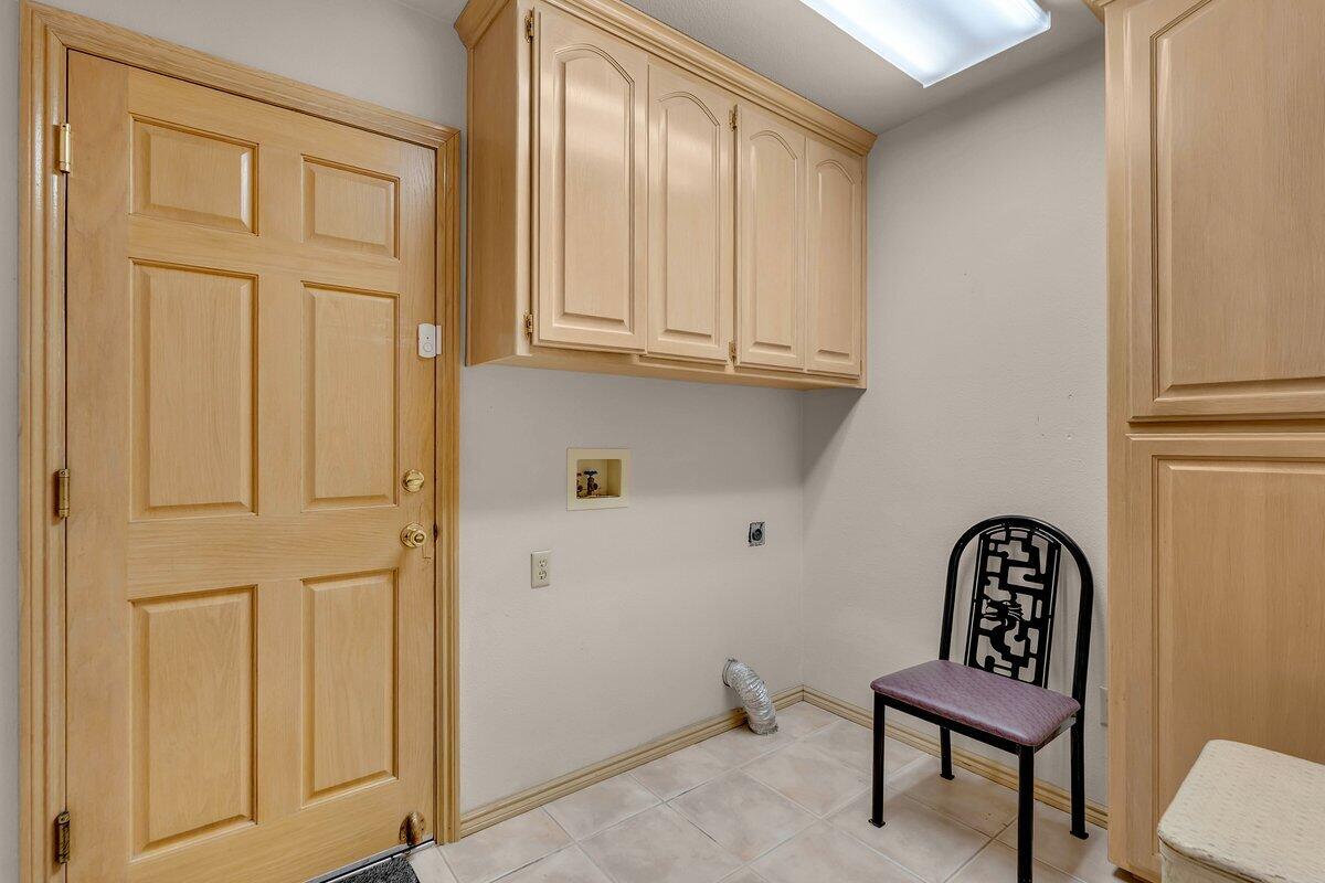 3197 Pinot Path Redding, CA 96001 - Photo 52 of 64 3197 Pinot Path - I-34 - Laundry Room