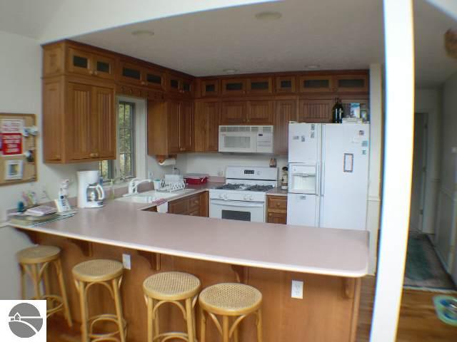 463 West Traverse Lake Road Maple City, MI 49664 - Photo 3 of 9 1646229-2.JPG
