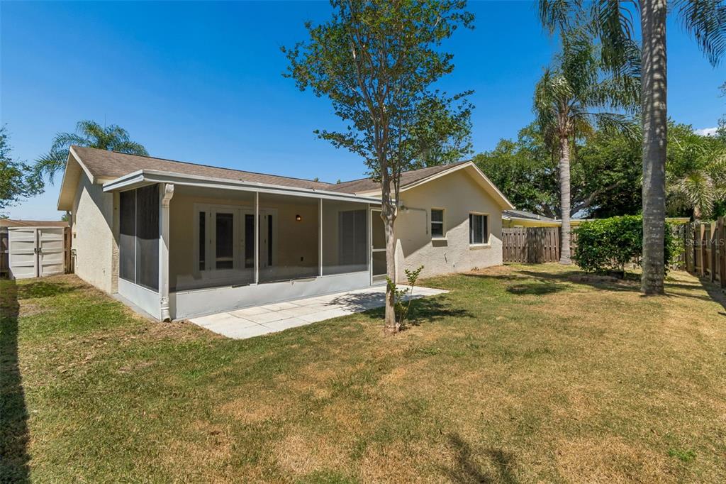 1733 Sutton Place Dunedin, FL 34698 - Photo 33 of 38