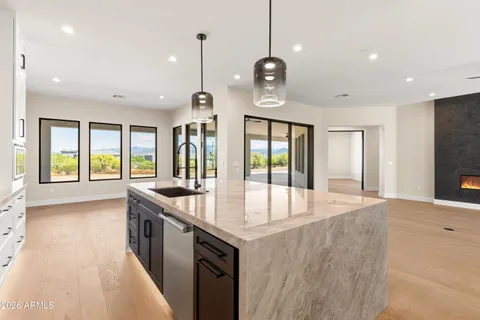 $1,599,000 | 544 East Amber Sun Drive, Phoenix, AZ 85085