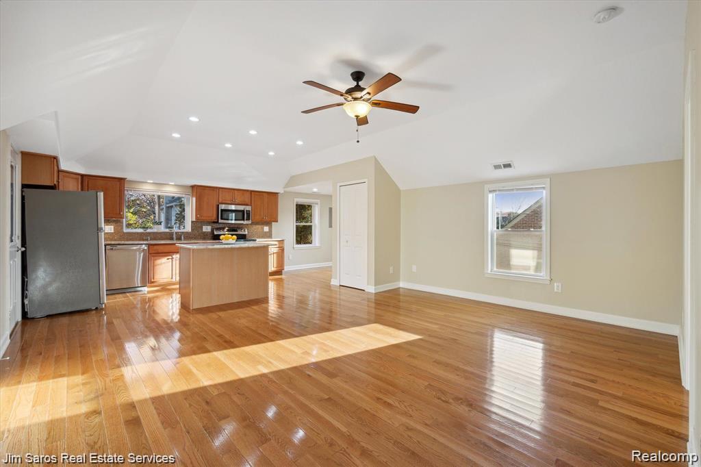 84 Vernier Road Grosse Pointe, MI 48236 - Photo 3 of 16