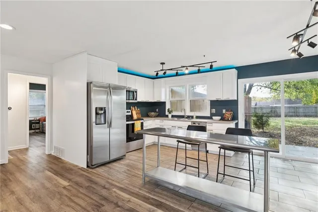 $230,000 | 315 Northeast Forest Avenue, Lee's Summit, MO 64063