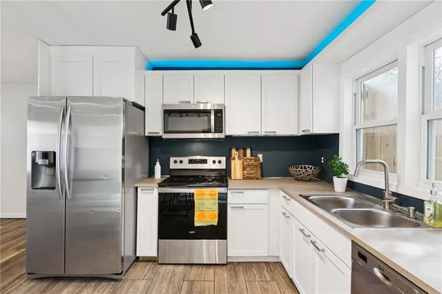 $230,000 | 315 Northeast Forest Avenue, Lee's Summit, MO 64063