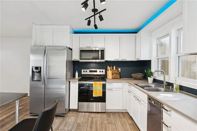 $230,000 | 315 Northeast Forest Avenue, Lee's Summit, MO 64063