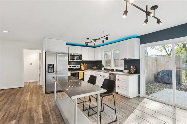 $230,000 | 315 Northeast Forest Avenue, Lee's Summit, MO 64063