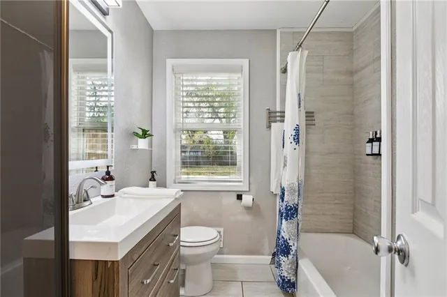 $230,000 | 315 Northeast Forest Avenue, Lee's Summit, MO 64063