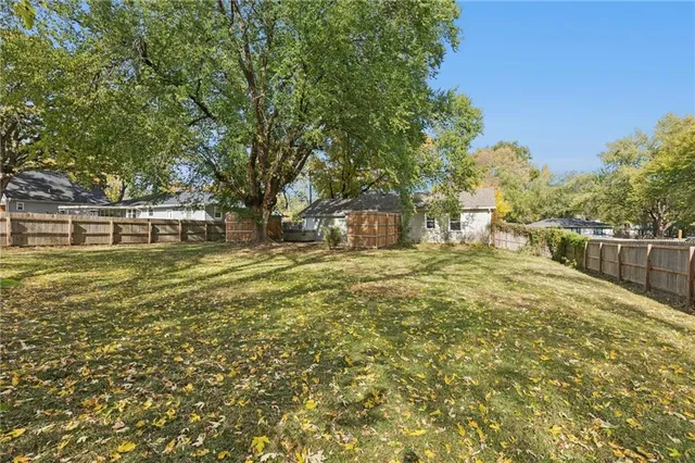 $230,000 | 315 Northeast Forest Avenue, Lee's Summit, MO 64063