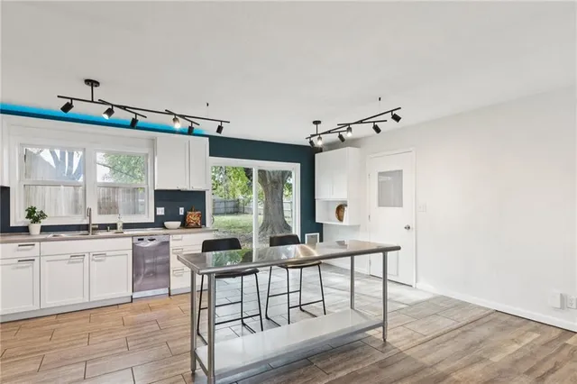 $230,000 | 315 Northeast Forest Avenue, Lee's Summit, MO 64063