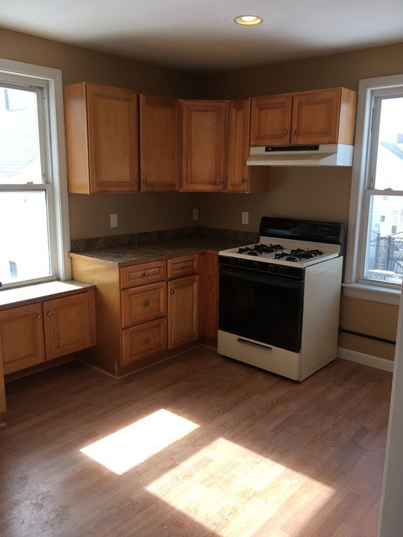 86 Hanover Street Fall River, MA 02720 - Photo 12 of 30 Gallery Image 12