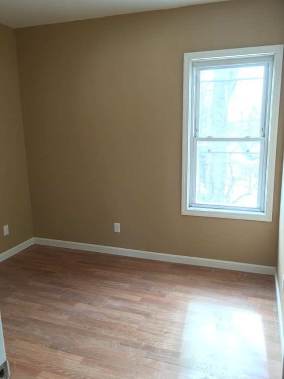 86 Hanover Street Fall River, MA 02720 - Photo 7 of 30 Gallery Image 7