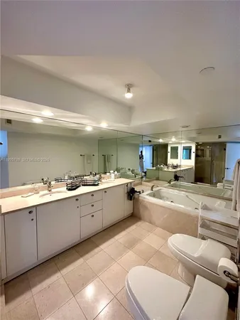 $5,700 | 16500 Collins Avenue, Unit 1453, Sunny Isles Beach, FL 33160