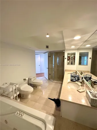 $5,700 | 16500 Collins Avenue, Unit 1453, Sunny Isles Beach, FL 33160