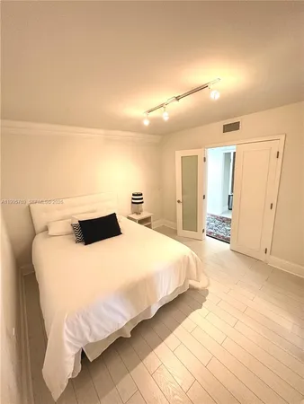 $5,700 | 16500 Collins Avenue, Unit 1453, Sunny Isles Beach, FL 33160