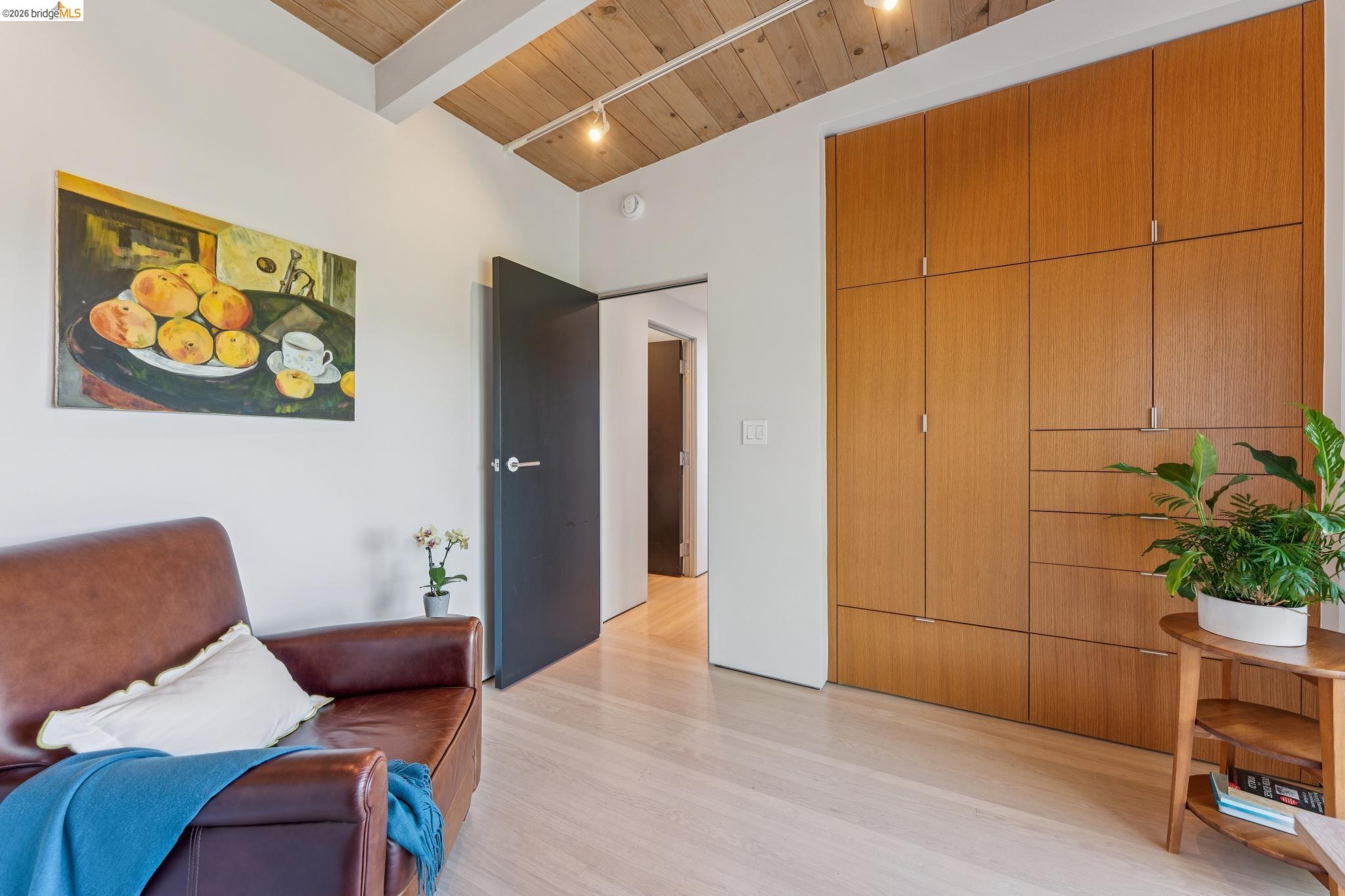 6733 Snake Road Oakland, CA 94611 - Photo 21 of 57