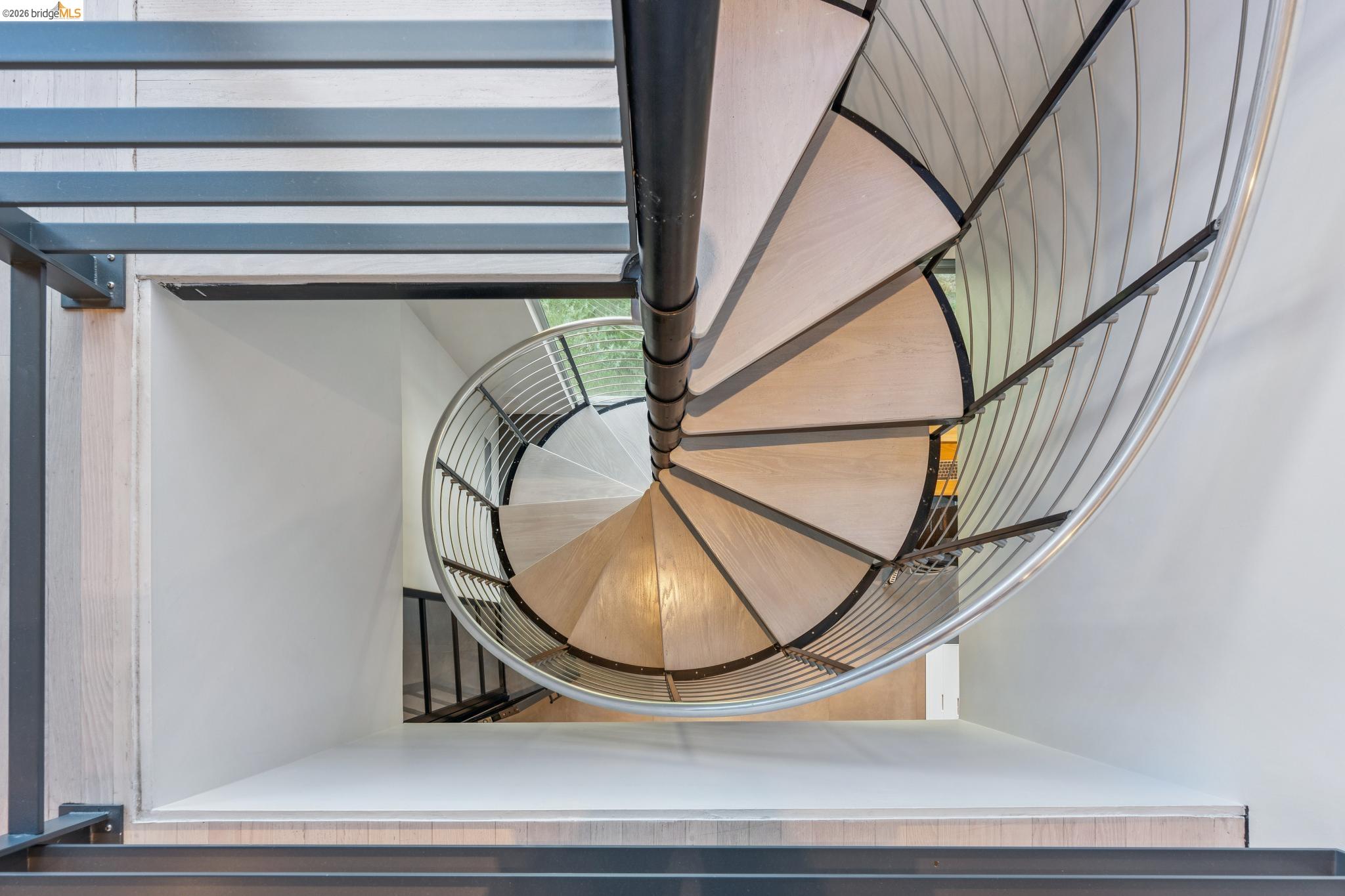 6733 Snake Road Oakland, CA 94611 - Photo 24 of 57 Detailed view