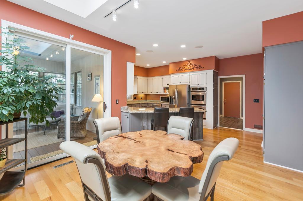 10396 Bluff Road Eden Prairie, MN 55347 - Photo 21 of 66 Gallery Image 21