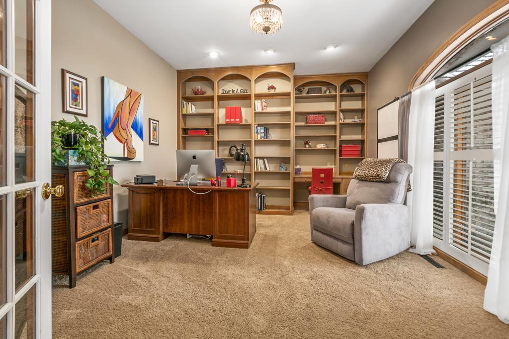 10396 Bluff Road Eden Prairie, MN 55347 - Photo 5 of 66 Gallery Image 5