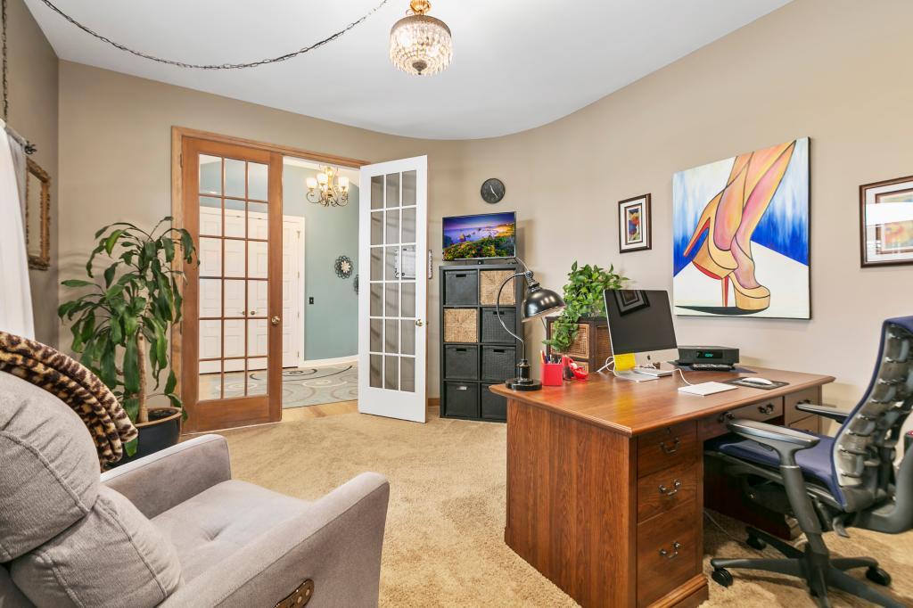 10396 Bluff Road Eden Prairie, MN 55347 - Photo 6 of 66 Gallery Image 6