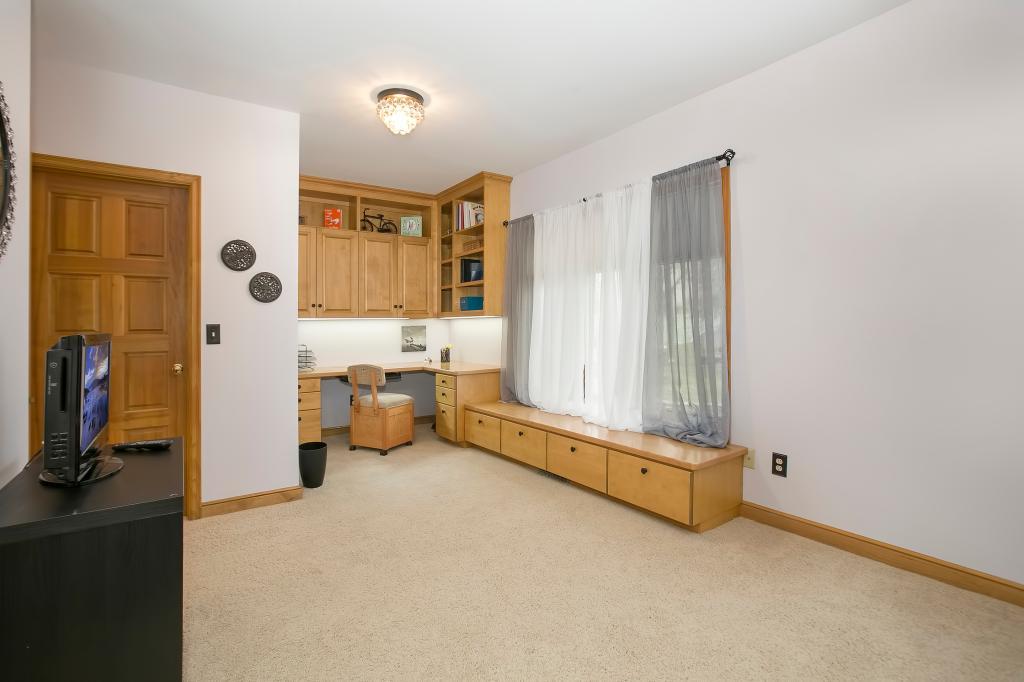 10396 Bluff Road Eden Prairie, MN 55347 - Photo 51 of 66 Gallery Image 51