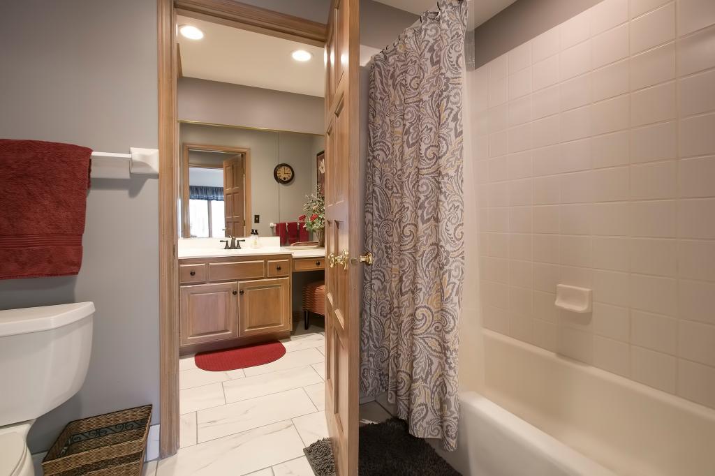10396 Bluff Road Eden Prairie, MN 55347 - Photo 54 of 66 Gallery Image 54