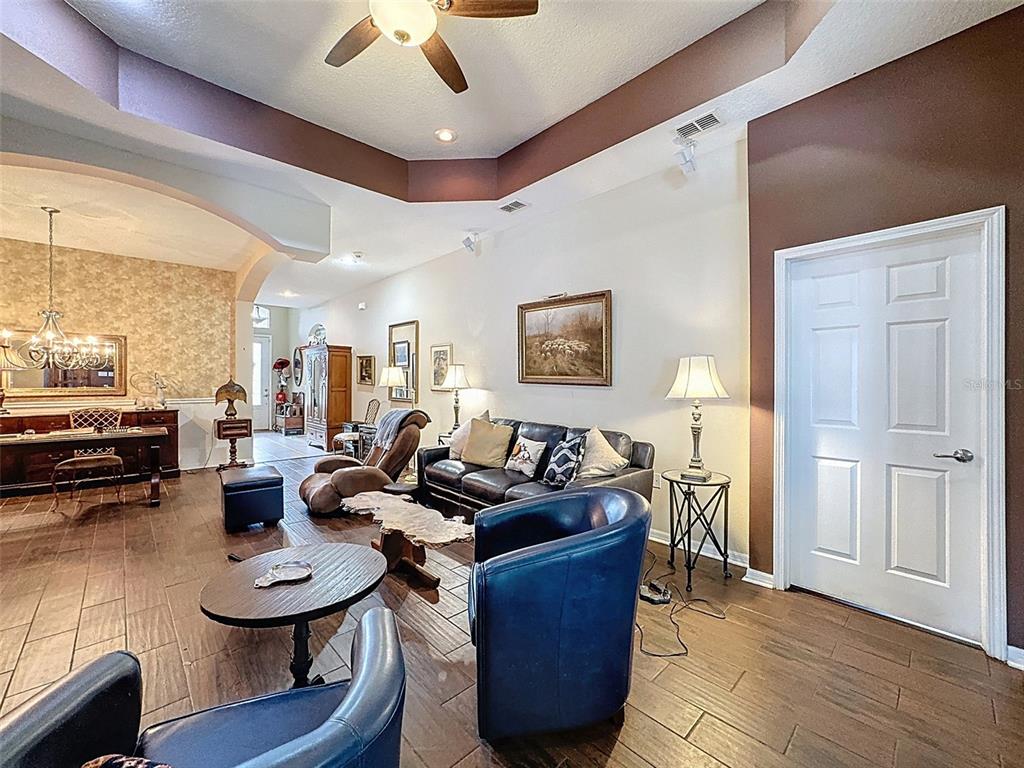 12200 Hunters Lake Drive New Port Richey, FL 34654 - Photo 16 of 92