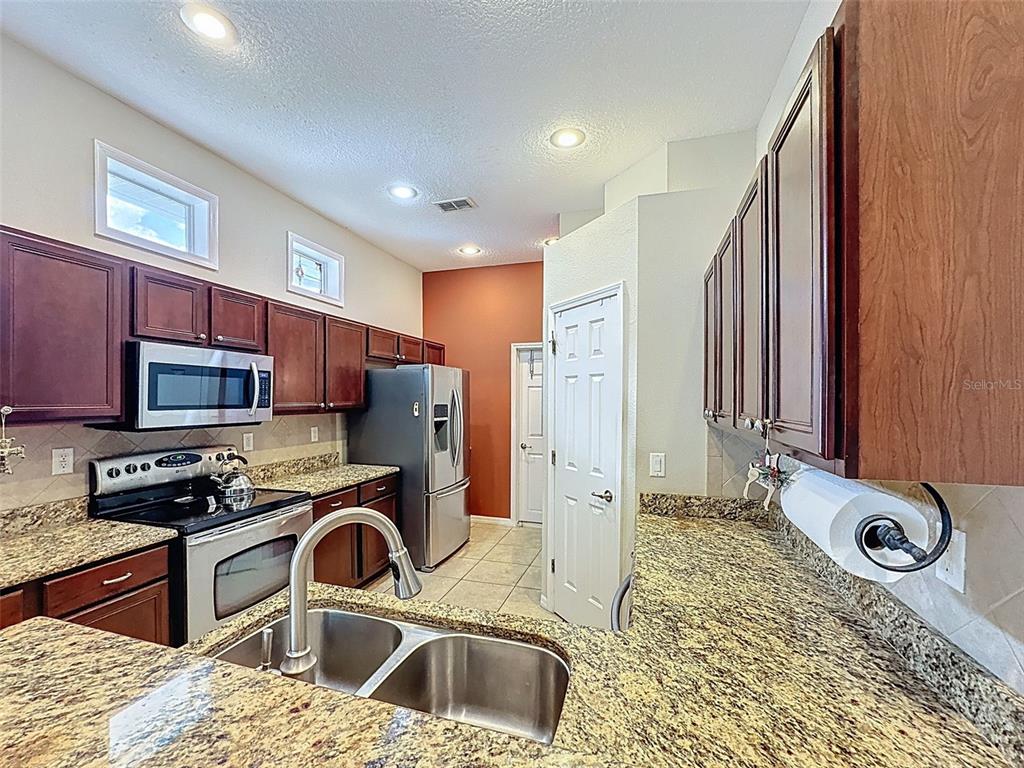 12200 Hunters Lake Drive New Port Richey, FL 34654 - Photo 23 of 92