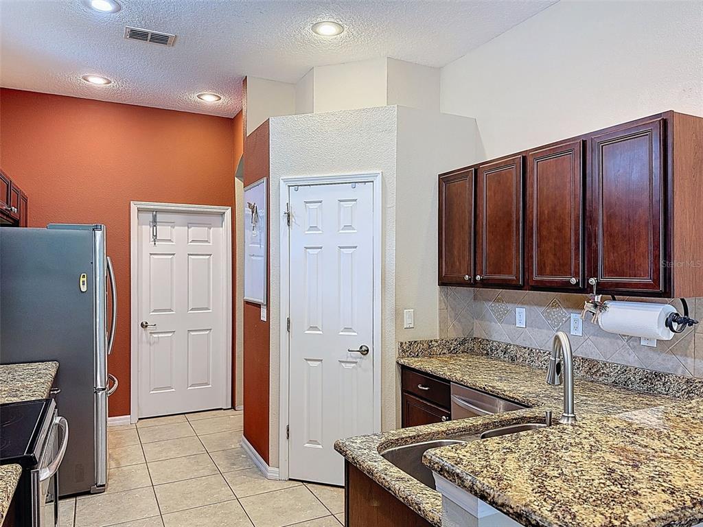 12200 Hunters Lake Drive New Port Richey, FL 34654 - Photo 26 of 92