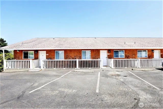 $265,000 | 1515 Ocean Beach Boulevard North, Unit 202, Long Beach, WA 98631