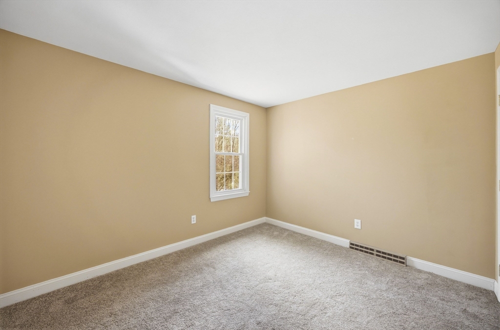 200 Nashua Road Groton, MA 01450 - Photo 40 of 41 an empty room with windows