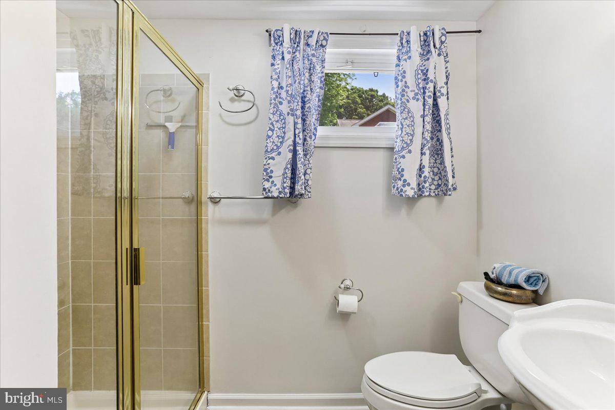 1504 Crest Road Silver Spring, MD 20902 - Photo 38 of 52