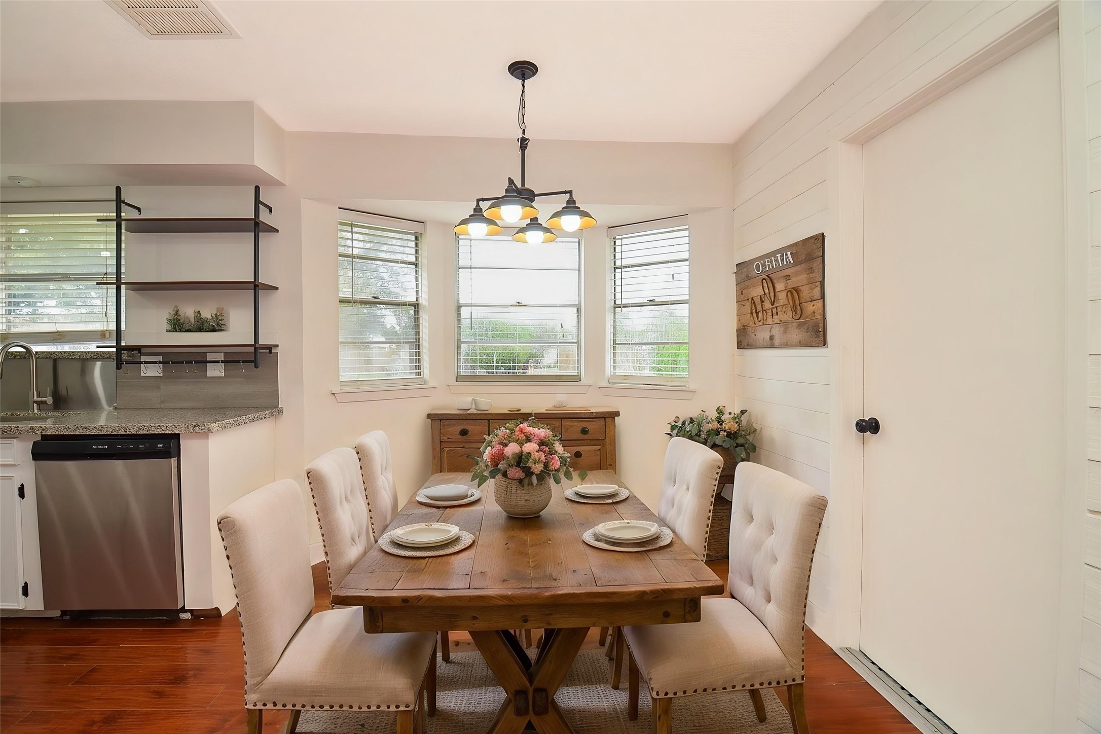 9014 Langfield Road Houston, TX 77040 - Photo 9 of 37 *Virtually staged to see the homes full potential*