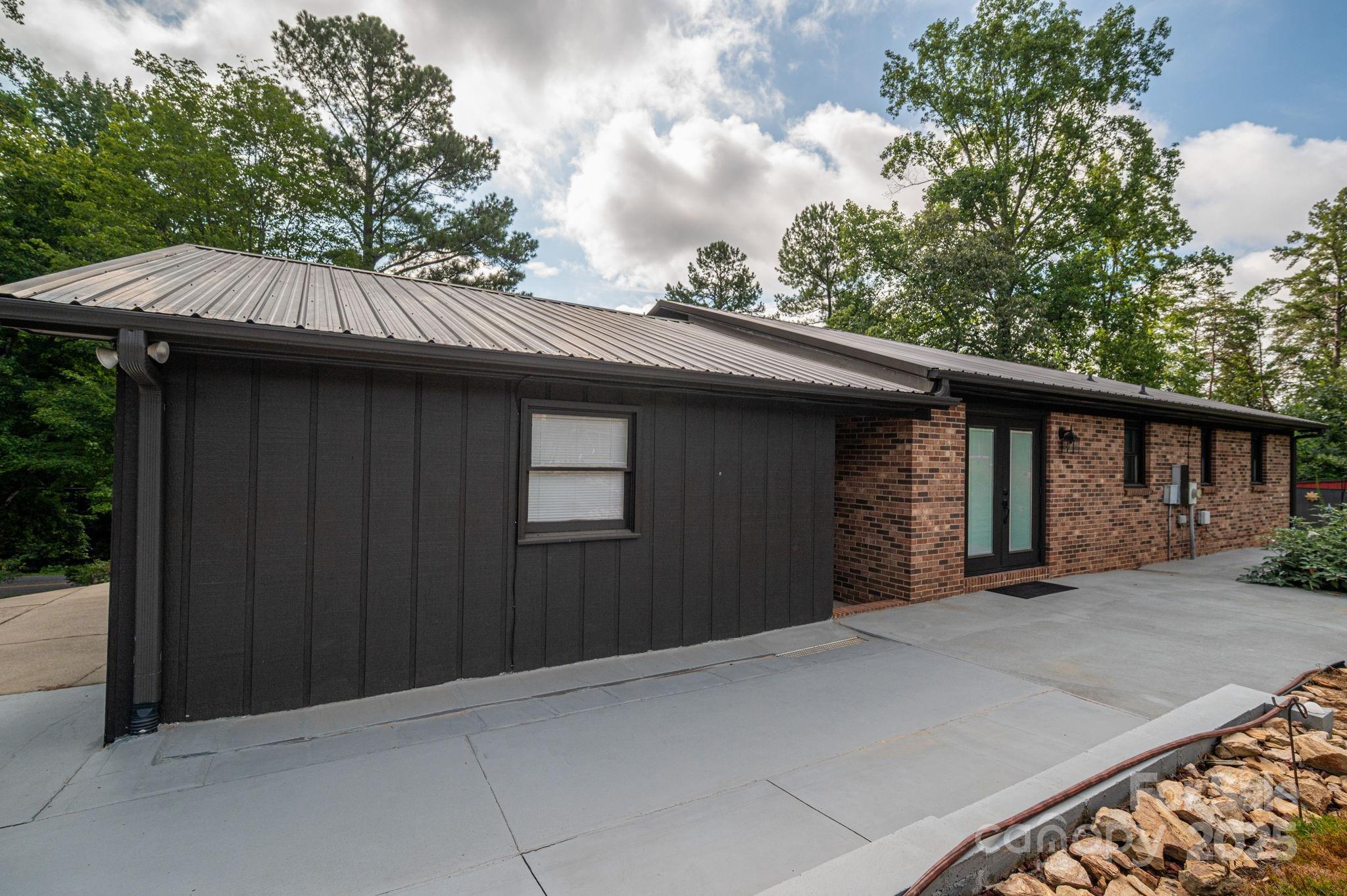 3076 Gates Road Lincolnton, NC 28092 - Photo 24 of 36 a backyard of a house