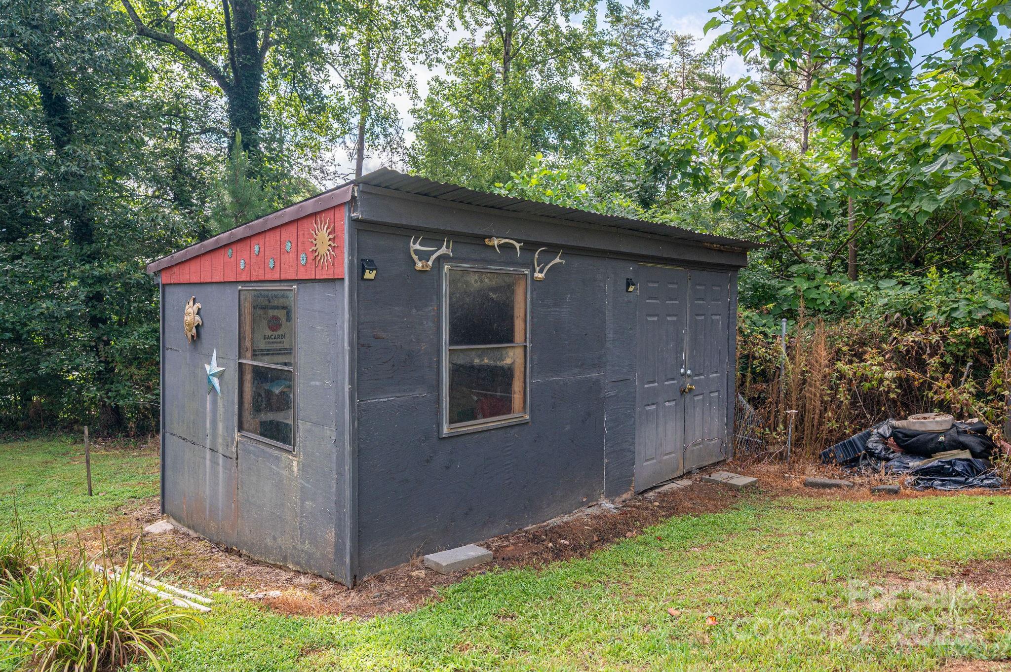 3076 Gates Road Lincolnton, NC 28092 - Photo 27 of 36 a view of backyard of house with green space