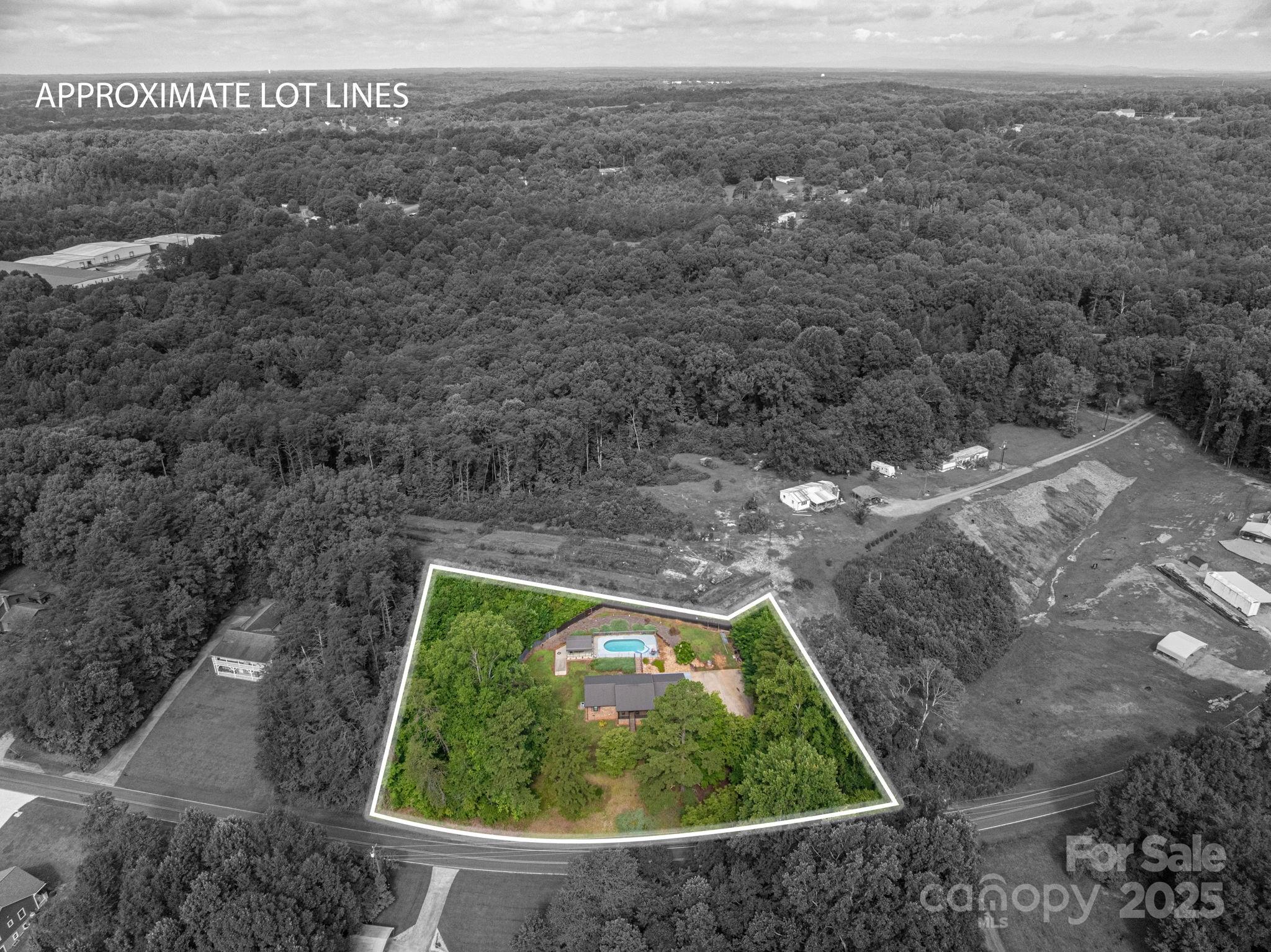 3076 Gates Road Lincolnton, NC 28092 - Photo 34 of 36 a view of a yard