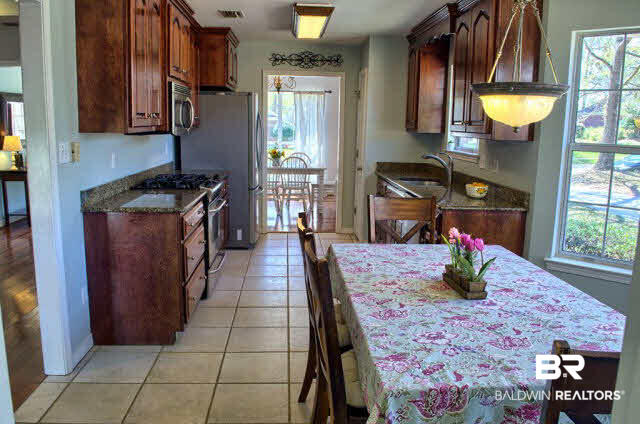 10148 Summerlake Court Mobile, AL 36608 - Photo 10 of 25 Kitchen