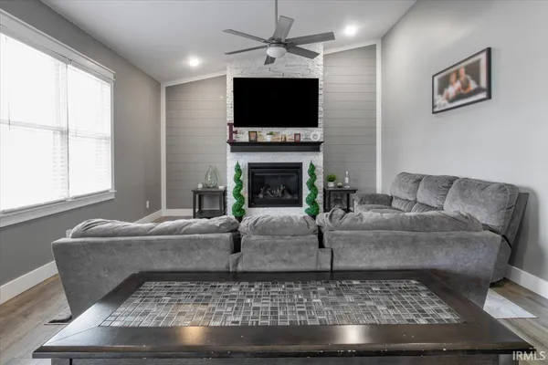 $339,900 | 889 South Huntsville Road, Winchester, IN 47394